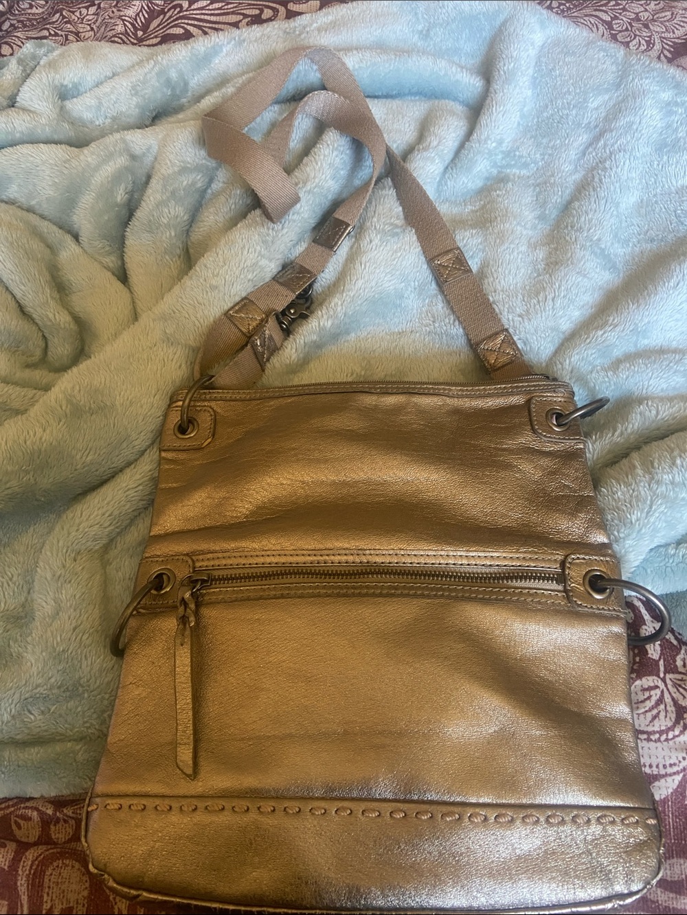 Gold metallic The Sak cross body
